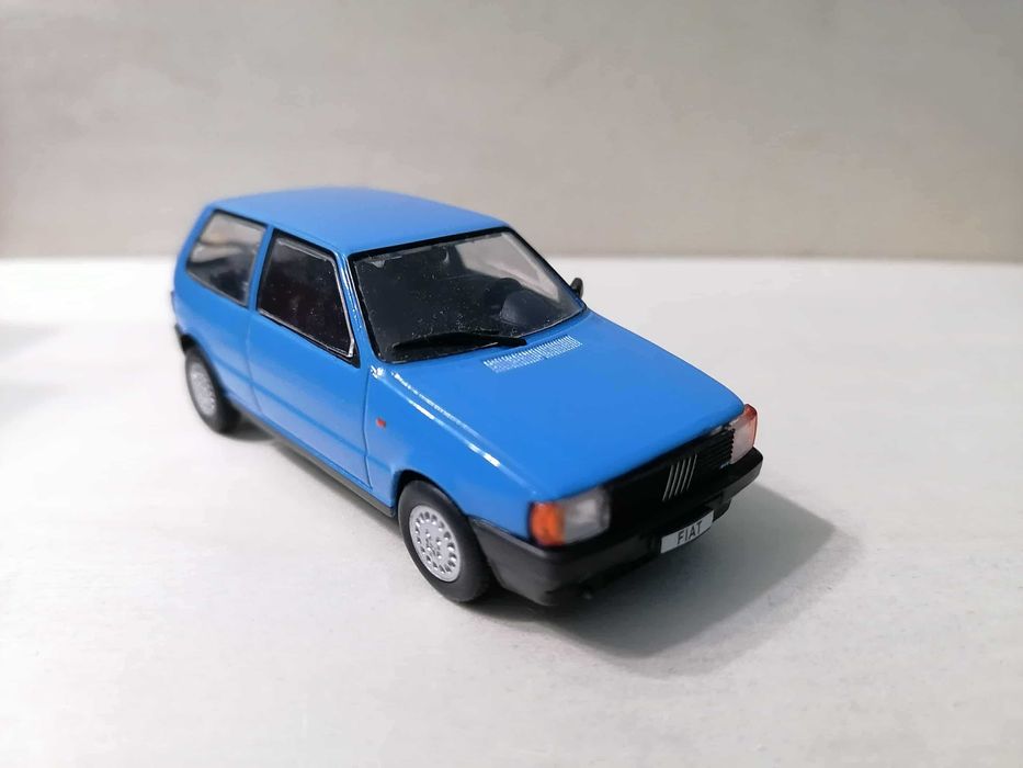 Фиат Уно в мащаб 1:43