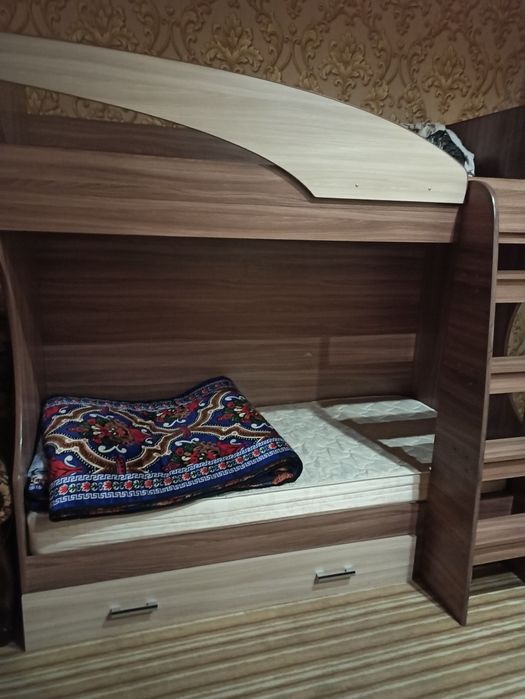 Двухъярусная кровать