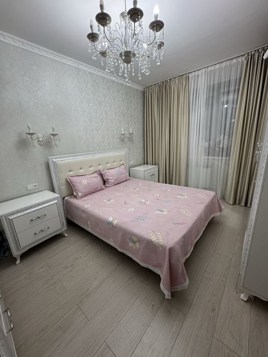 Продам спальный гарнитур