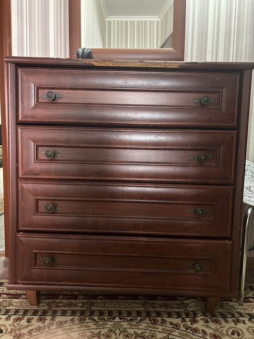 Продам комод бу, с 4я ящиками. Цвет коричневый