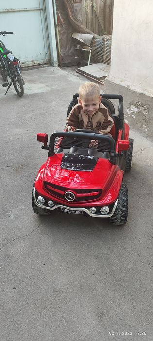 Продаётся детский электро автомобиль б/у в идеальном состоянии
