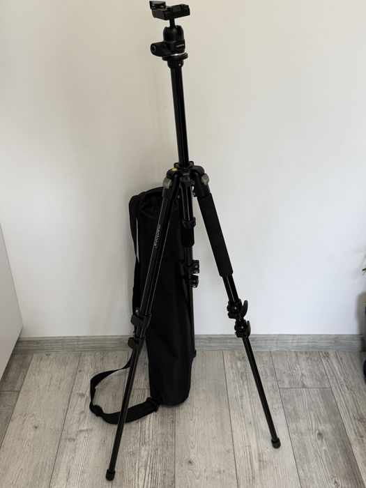 Tripod camera Nou