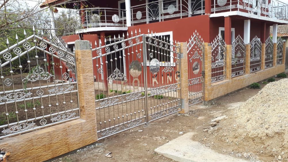 Porti si garduri din inox