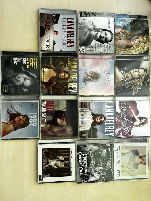 CD-uri Taylor Swift+Lana Del Rey (Exclusiv pentru Muncipiul Bucuresti)
