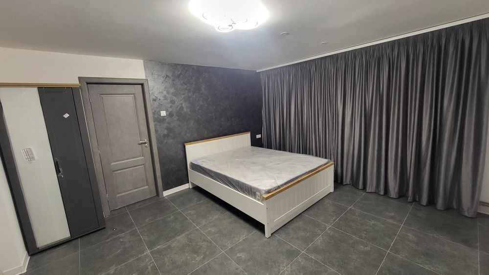 Vand garsoniera 41 mp,renovata utilata complet,gata de mutat