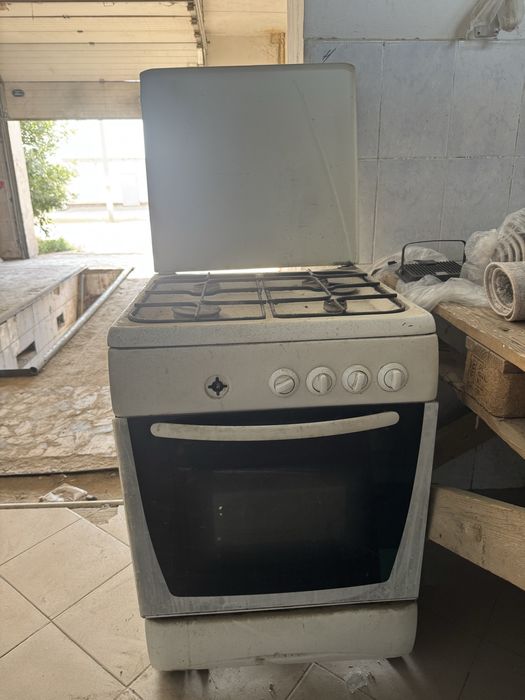 Газовая плита с духовкой