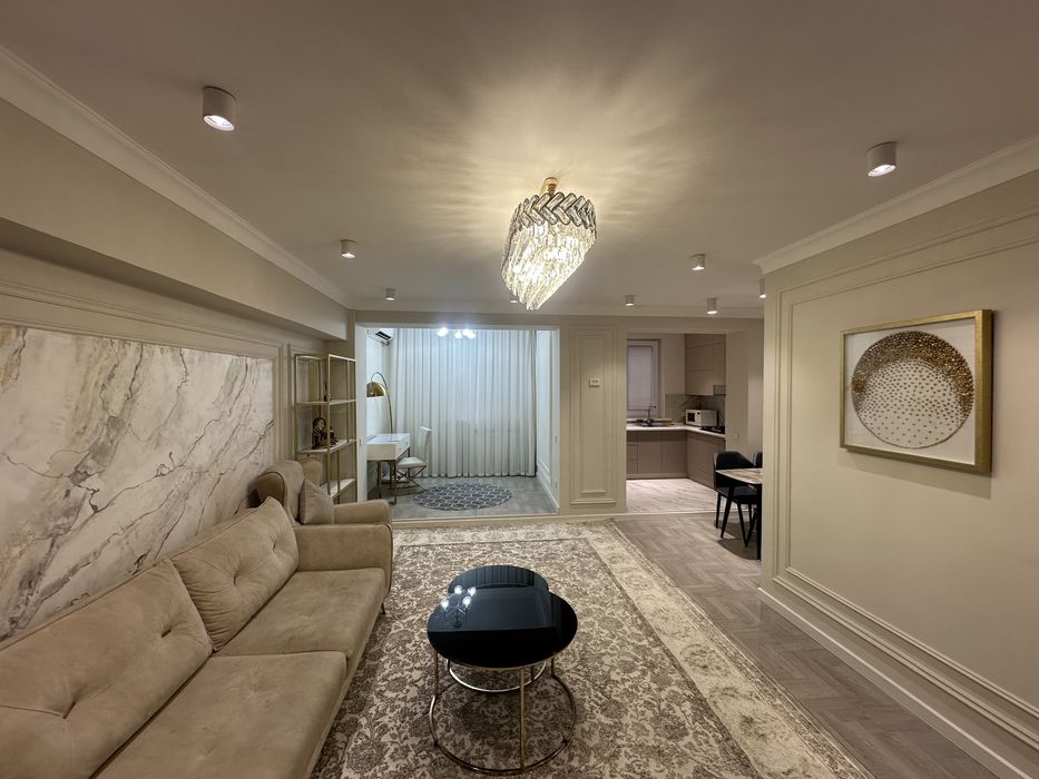 3-комнатная квартира 70 м² с ремонтом неоклассика, Ц-4,