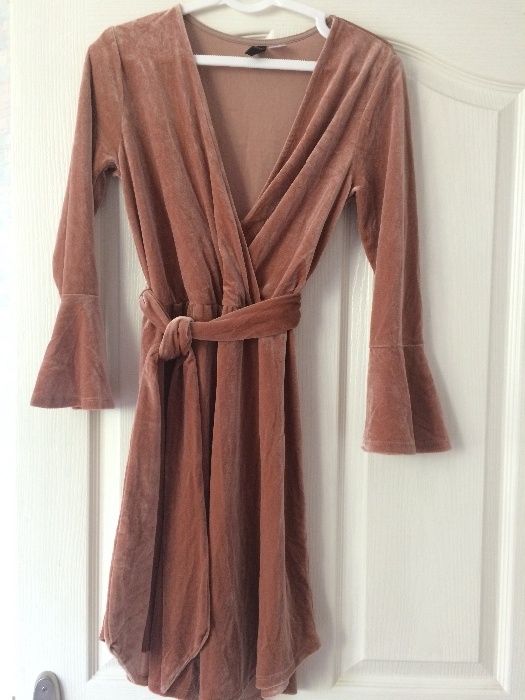 Платье велюровые,