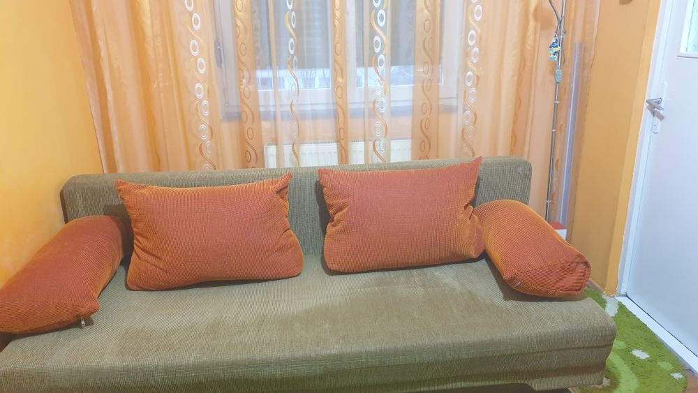 Canapea extensibila  2 m ×1,60 m deschisa