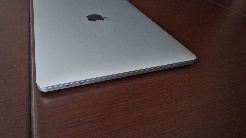 Macbook Pro 13 A2251 2020 intel core i5 16gb ram 512gb ssd