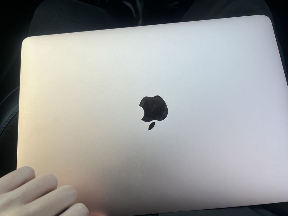 Макбук Аир 2021 года