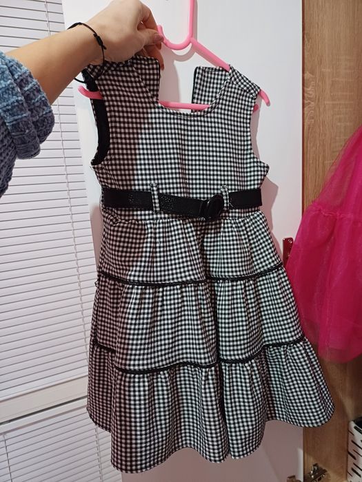 Кокетна рокля за момиче