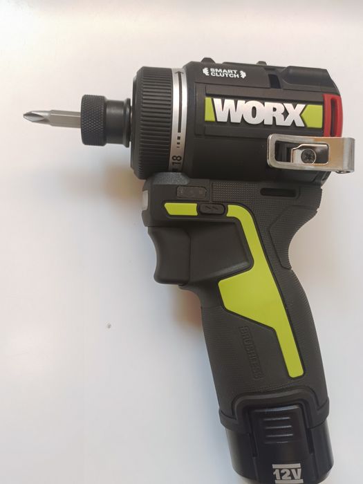 Импакт шуруповерт безщеточный.