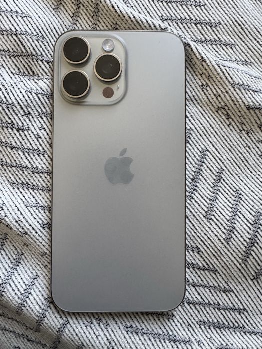 Продам айфон 16 про макс