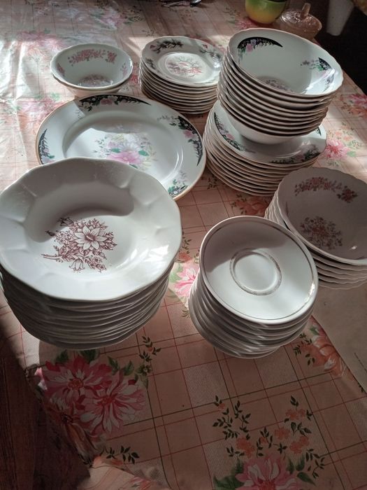 Продам тарелки в отличном состоянии
