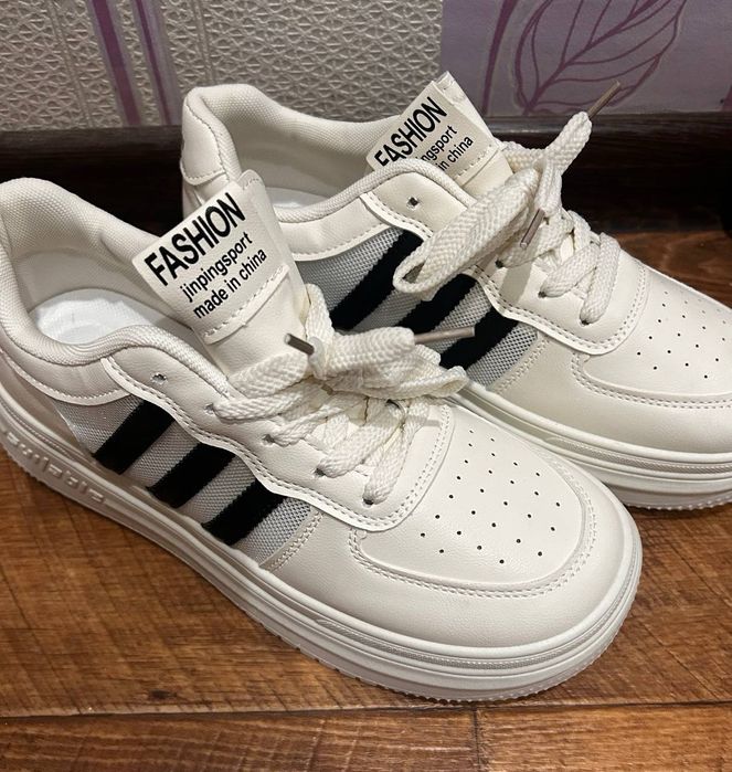 Школьная женская обувь