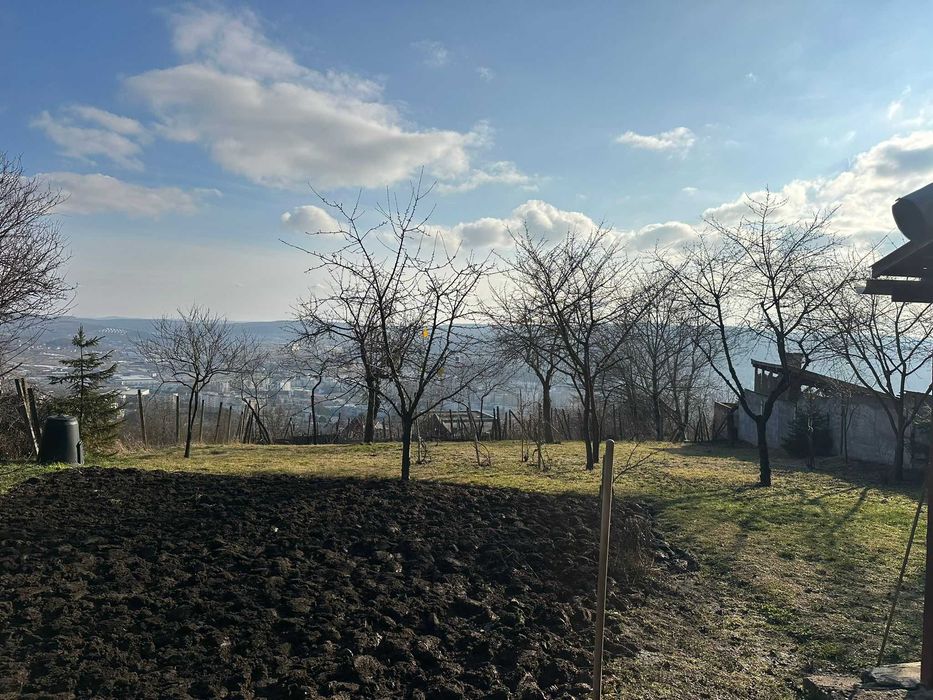 Vand Casa Platou, str. CORNESTI- teren 1150 mp