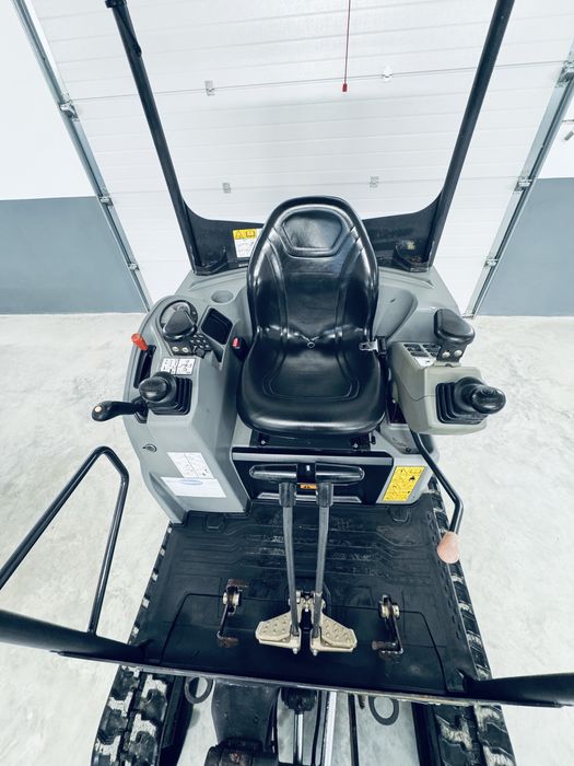 Miniexcavator Bobcat E17 2017 688 ore