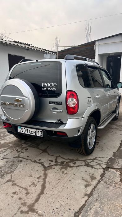 Нива Шевроле люкс 2014года