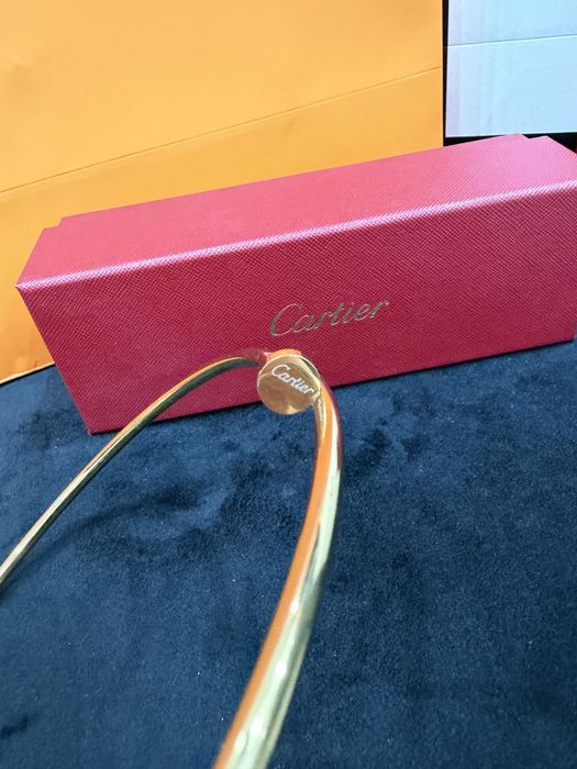 Гривни и колие Cartier