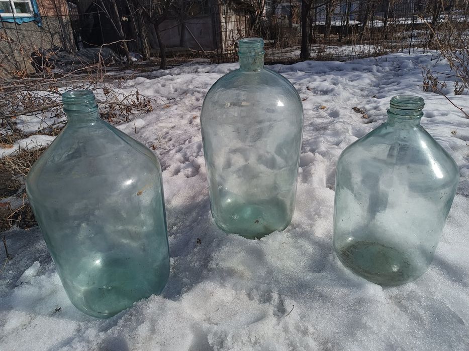 Продам бутыль  20литровые