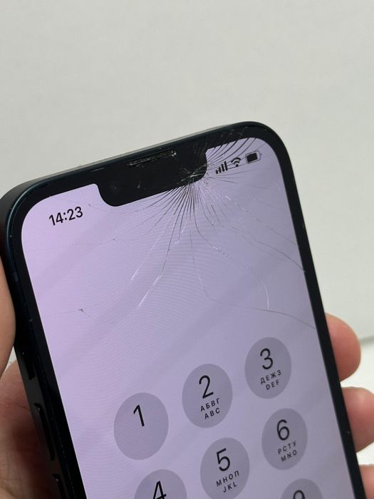 Продам Айфон 13 128г