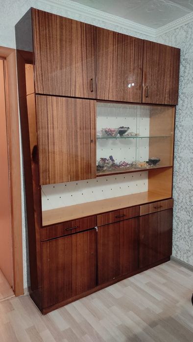 Продается сервант