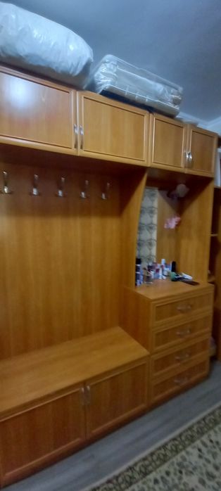 Продам прихожую.