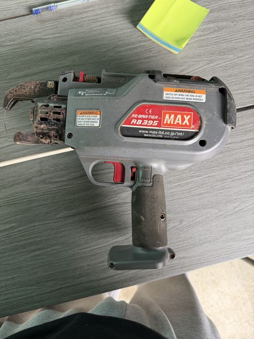 mașină de legat fier beton MAX RB395