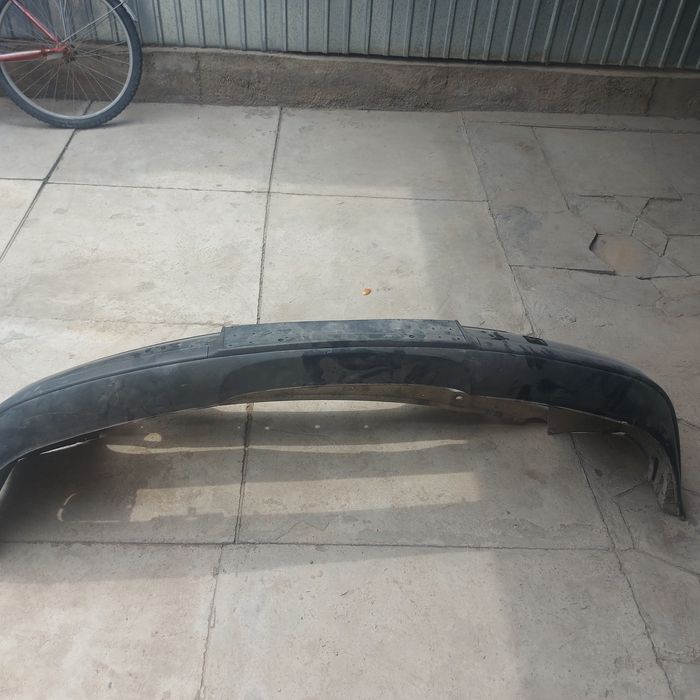 Бампер е 39,до рест.,состояние среднее под покраску!