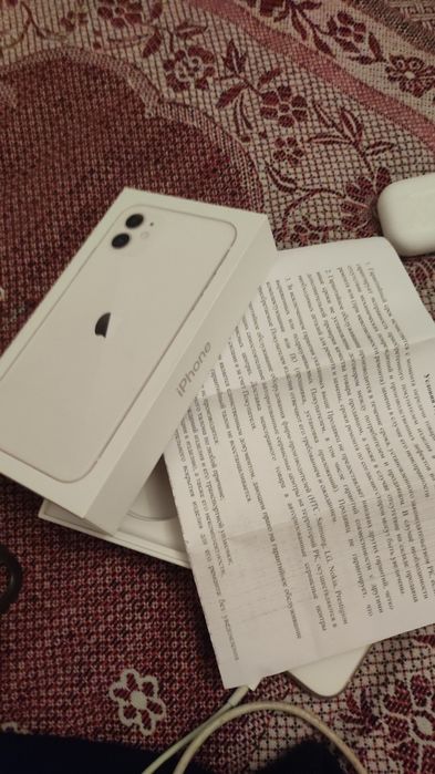 продаю 11 Белый 128гб