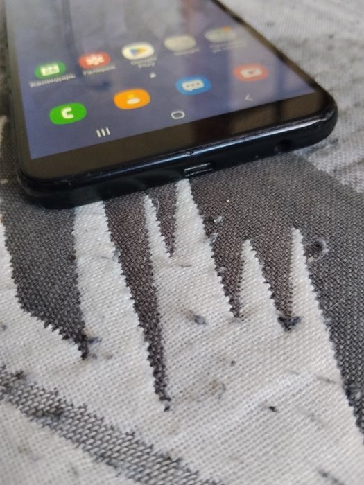 Samsung J8. Доставка