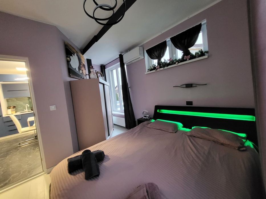 Spațiu comercial.Cladire  P+2 Apartamente Deva