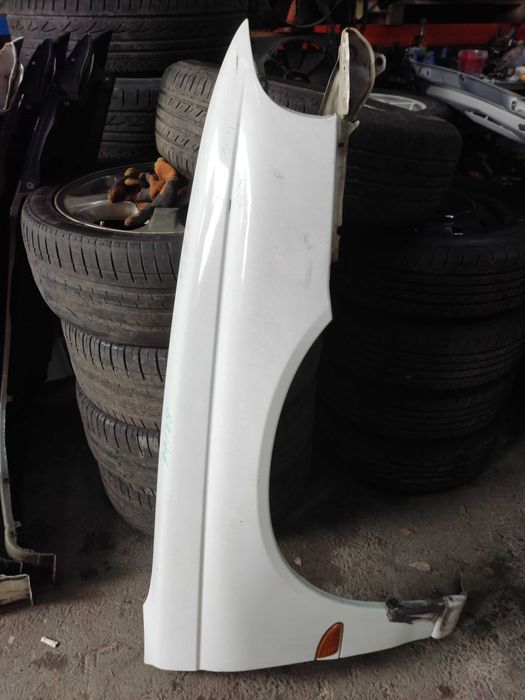 Крыло Субару переднее