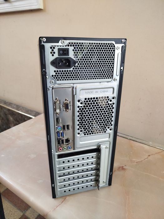 Продается Пустой для сборки ПК подойдут любые АТХ и мини ATX платы