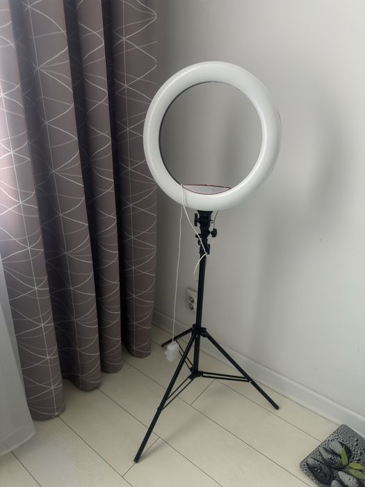 Кольцевая лампа для съемок