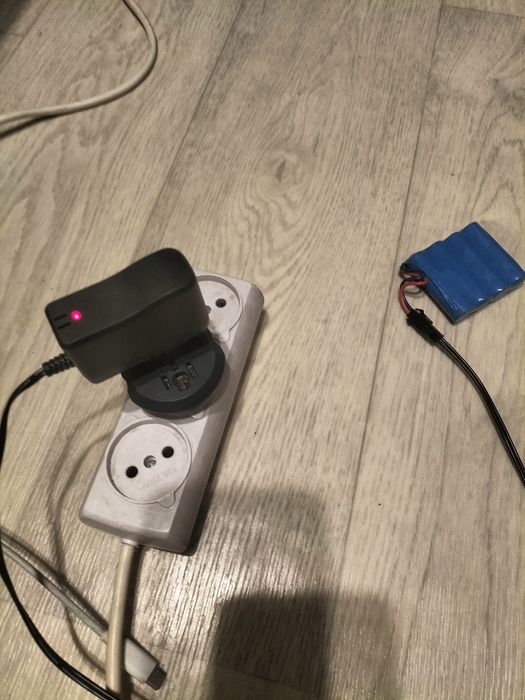 Продам машинку на пульте управления