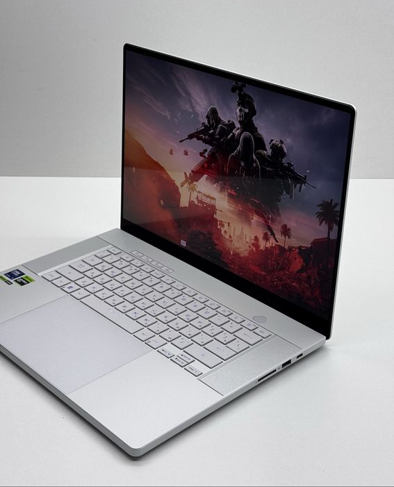 Asus ROG Zephyrus G16 Ultra 9 185H RTX 4060 8GB LPDDR5X 32GB 1TB SSD