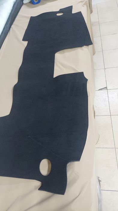 Toyota Avensis 8D полики