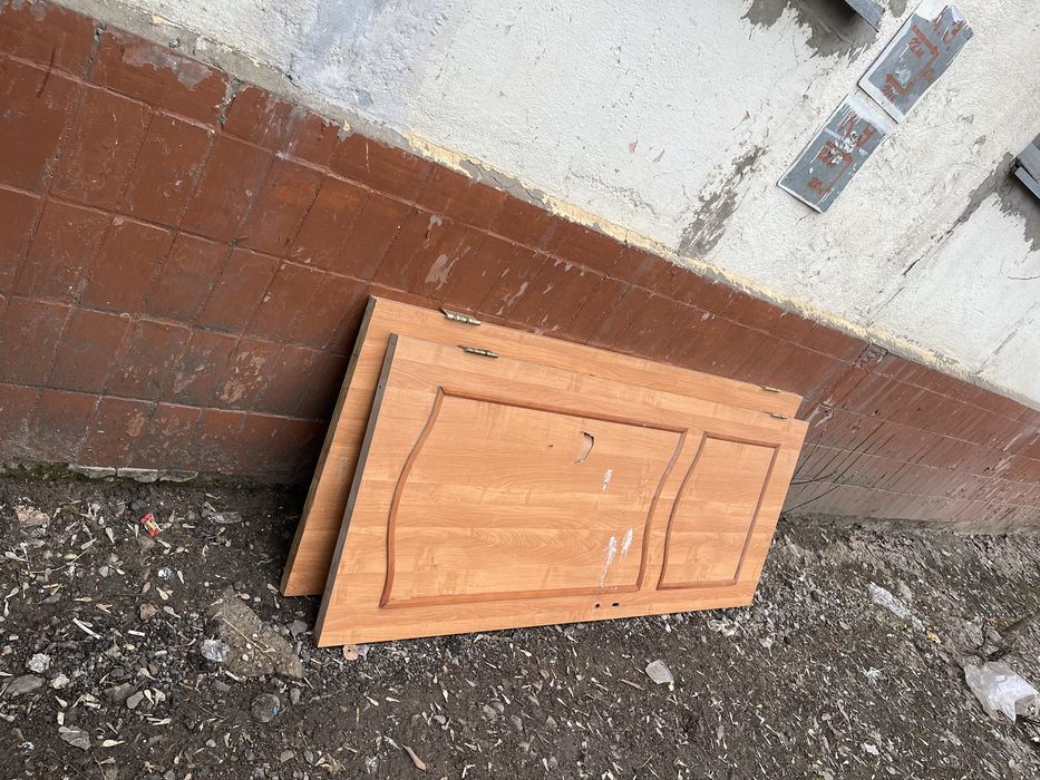 Отдам бесплатно двери бу