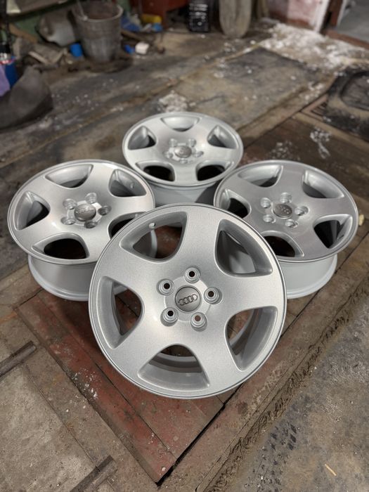 Литье Оригинал Ауди А6 Р16