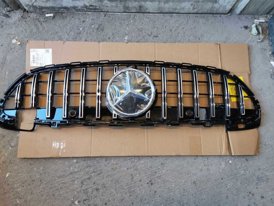 Предна сребристa решетка Panamericana за Mercedes W206 C-Class