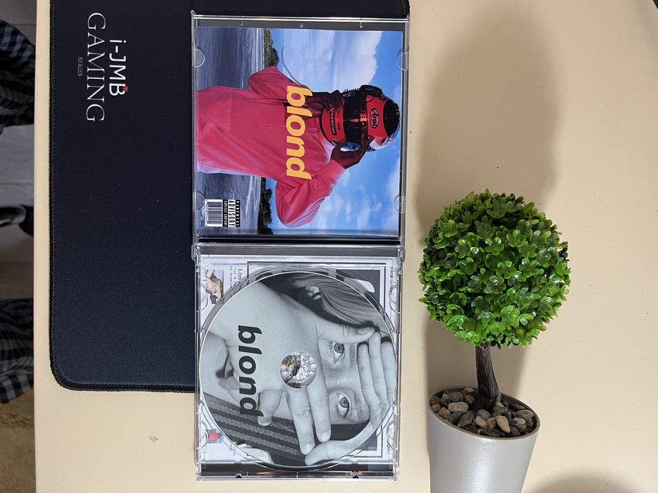 CD Frank Ocean Blond