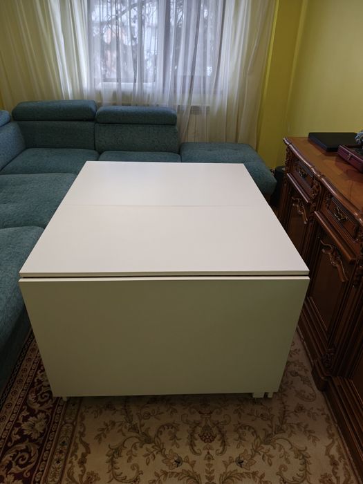 Set masă extensibilă albă plus 6 scaune