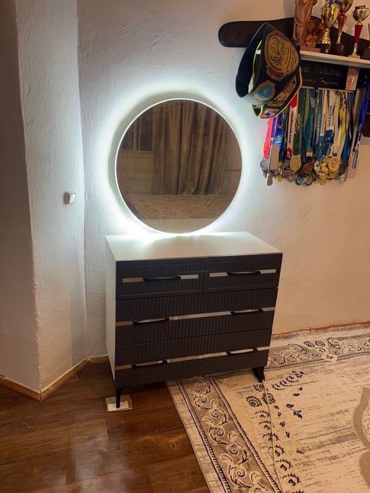 Спальный тумбы и комоты