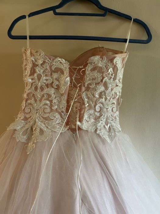 Рокля за абитурински бал или сватба