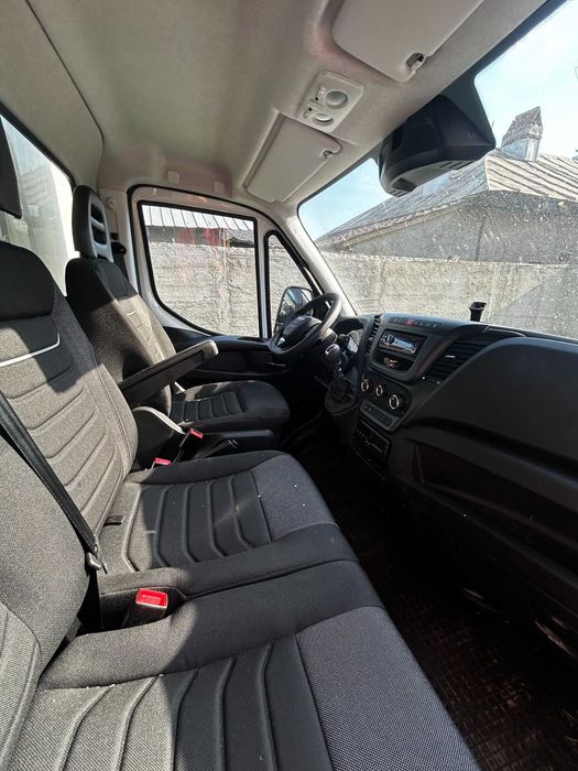 IVECO DAILY 70C16H 3.0 Diesel – BOX IZOTERM 5.2m – DOAR 300 KM (Nouă, 2023)
