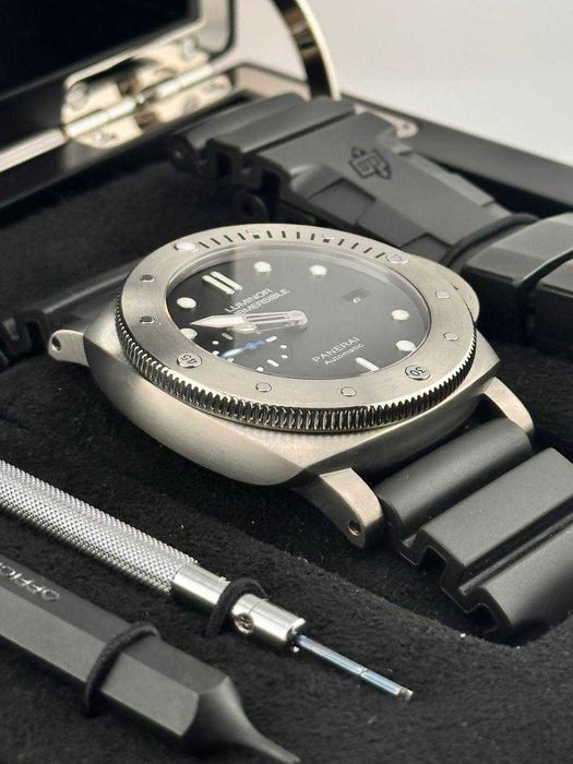 Panerai Luminor Submersible