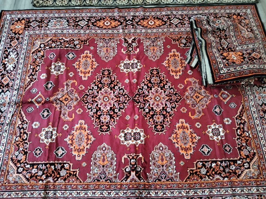 Vând obiecte de muzeu