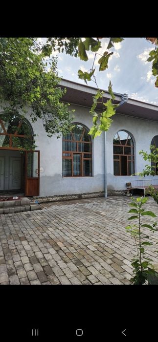 Дом в доль дороги под магазин